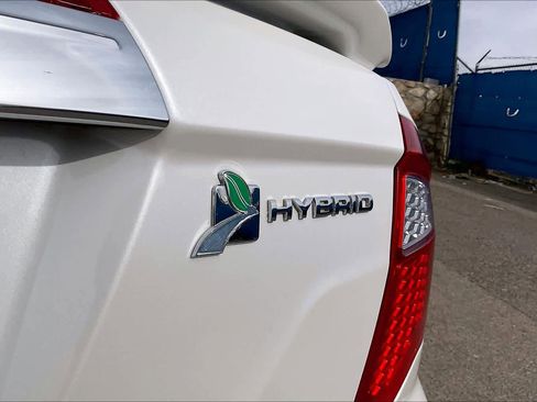 Used 2011 Ford Fusion Hybrid w/ 502A Rapid Spec Order Code image 9