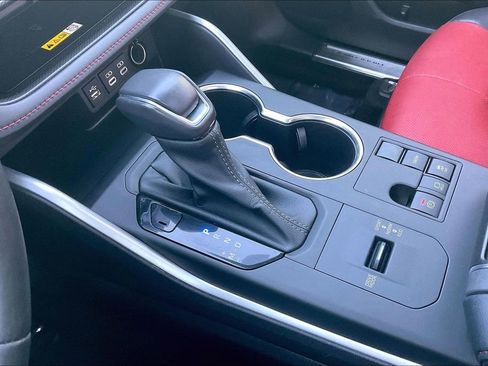 Used 2023 Toyota Highlander L image 17