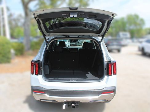 New 2026 Kia Sorento EX FWD image 9