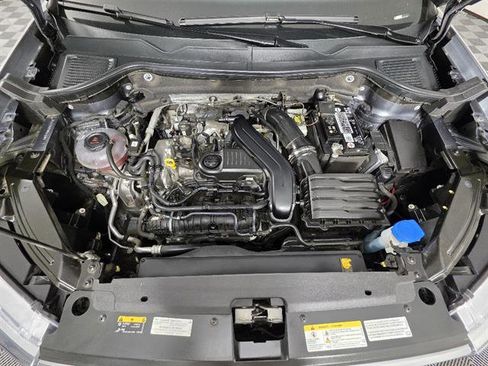 Used 2022 Volkswagen Taos SE image 11