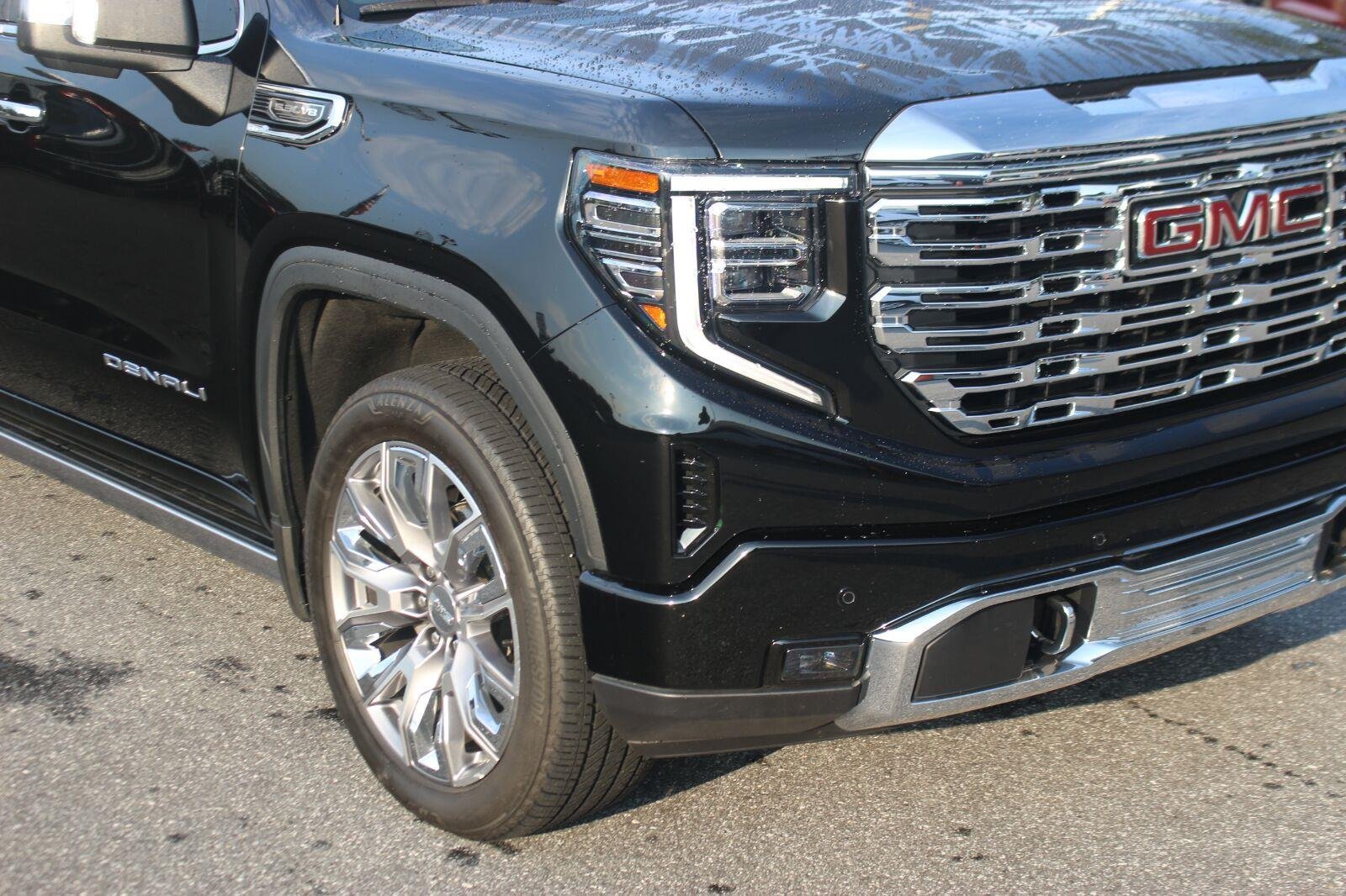 Used 2025 GMC Sierra 1500 Denali w/ Denali Reserve Package AWD/4WD image 8