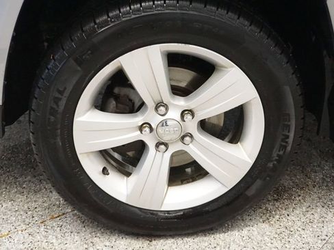 Used 2014 Jeep Compass Latitude w/ Sun/Sound Group image 14