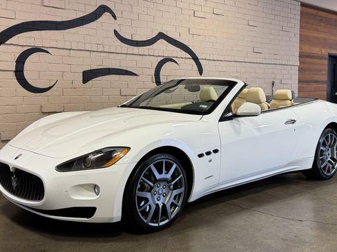 Used 2011 Maserati GranTurismo Convertible RWD image 19