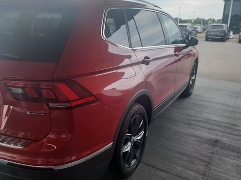Used 2022 Volkswagen Tiguan SE AWD/4WD image 5