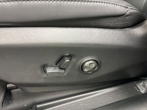 New 2026 Chrysler Voyager LX image 10