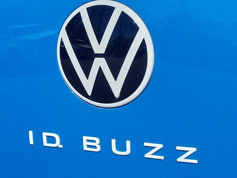 Used 2025 Volkswagen ID. Buzz 1st Edition image 25
