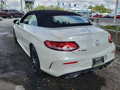 Used 2021 Mercedes-Benz C 300 Cabriolet image 2