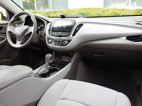 Used 2020 Chevrolet Malibu LS w/ Driver Confidence Package II FWD image 7