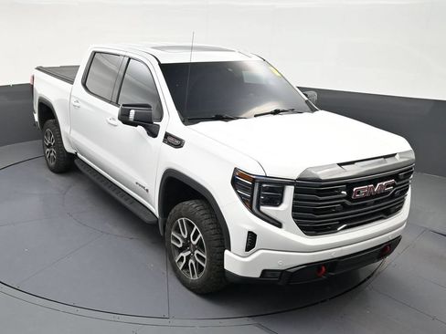 Used 2023 GMC Sierra 1500 AT4 w/ AT4 Premium Package AWD/4WD image 18