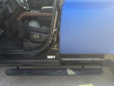 Certified 2023 Land Rover Defender 130 X image 9