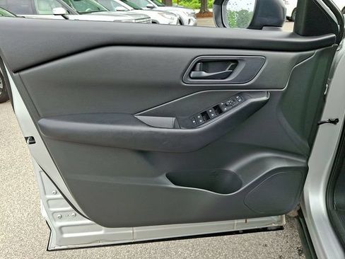 Used 2024 Nissan Rogue S AWD/4WD image 14