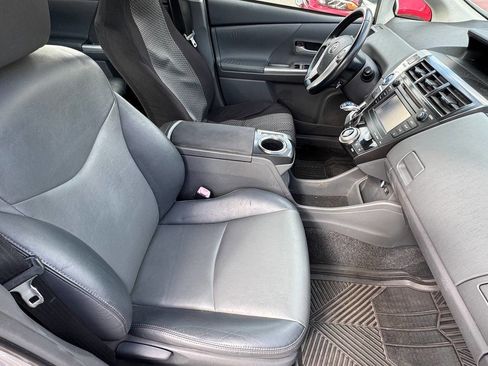 Used 2014 Toyota Prius V Five FWD image 22