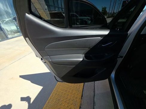 Used 2021 Chevrolet Traverse LS FWD image 23