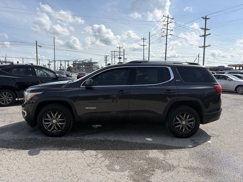 Used 2017 GMC Acadia SLT AWD/4WD image 3
