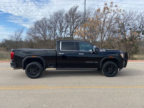 Used 2022 GMC Sierra 2500 Denali w/ Denali Black Diamond Edition image 5