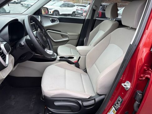 Certified 2021 Kia Soul LX image 12