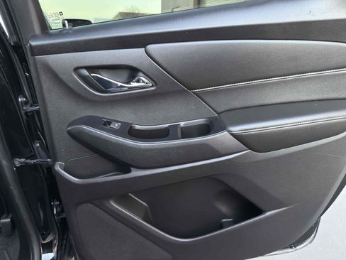 Used 2019 Chevrolet Traverse LT image 46