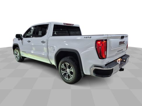 Certified 2025 GMC Sierra 1500 SLT image 7