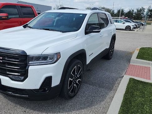 Used 2021 GMC Acadia SLT w/ Elevation Edition image 3