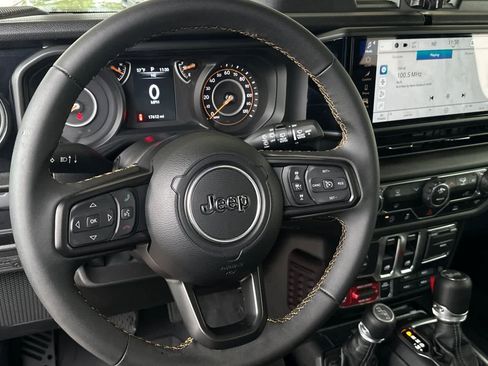 Used 2025 Jeep Wrangler Sport AWD/4WD image 14