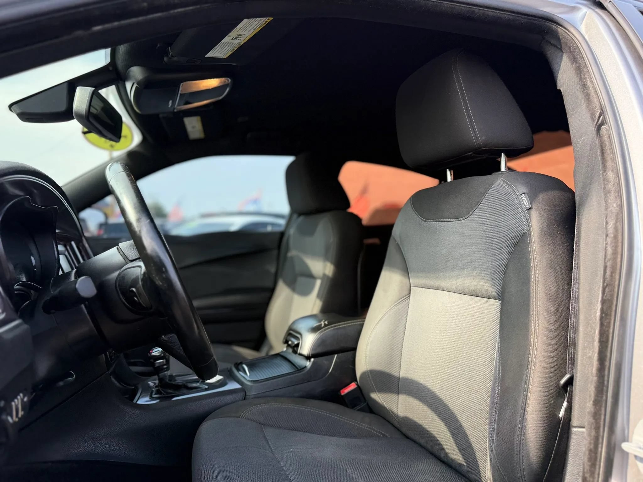 Used 2017 Dodge Charger SE w/ Blacktop Package RWD image 12