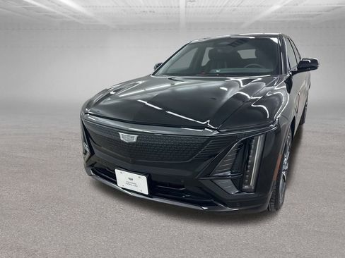 Used 2025 Cadillac Lyriq Sport image 4