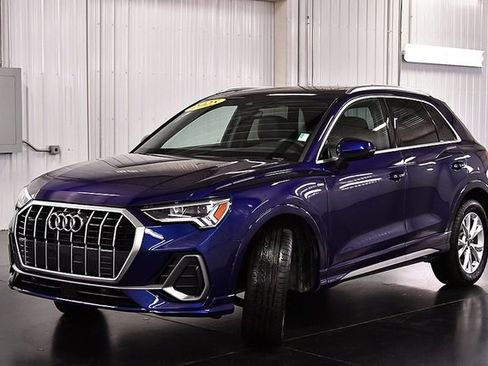 Used 2025 Audi Q3 2.0T Premium image 3