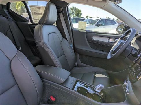 New 2026 Volvo XC40 B5 Ultra w/ Climate Package image 14