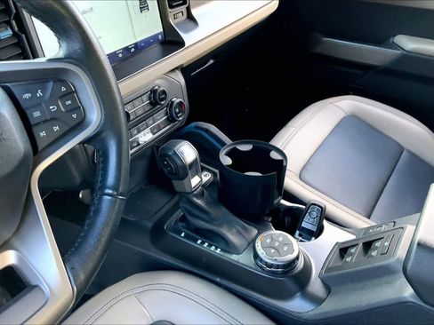 Used 2023 Ford Bronco Wildtrak image 16