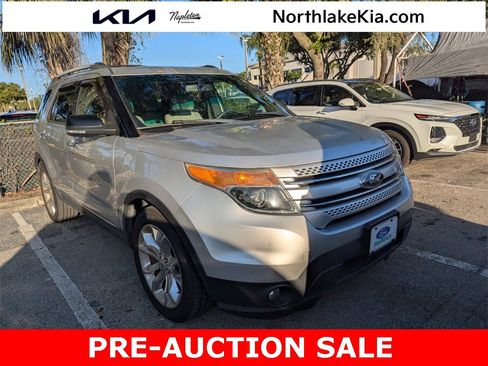 Used 2014 Ford Explorer XLT w/ Equipment Group 202A image 2