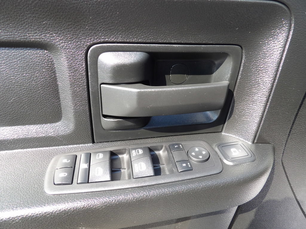 Used 2024 RAM 5500 4x4 Crew Cab image 15