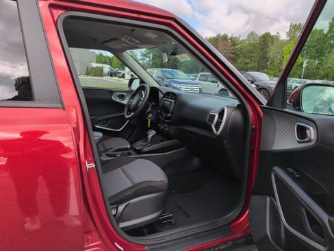 Used 2022 Kia Soul LX FWD image 15