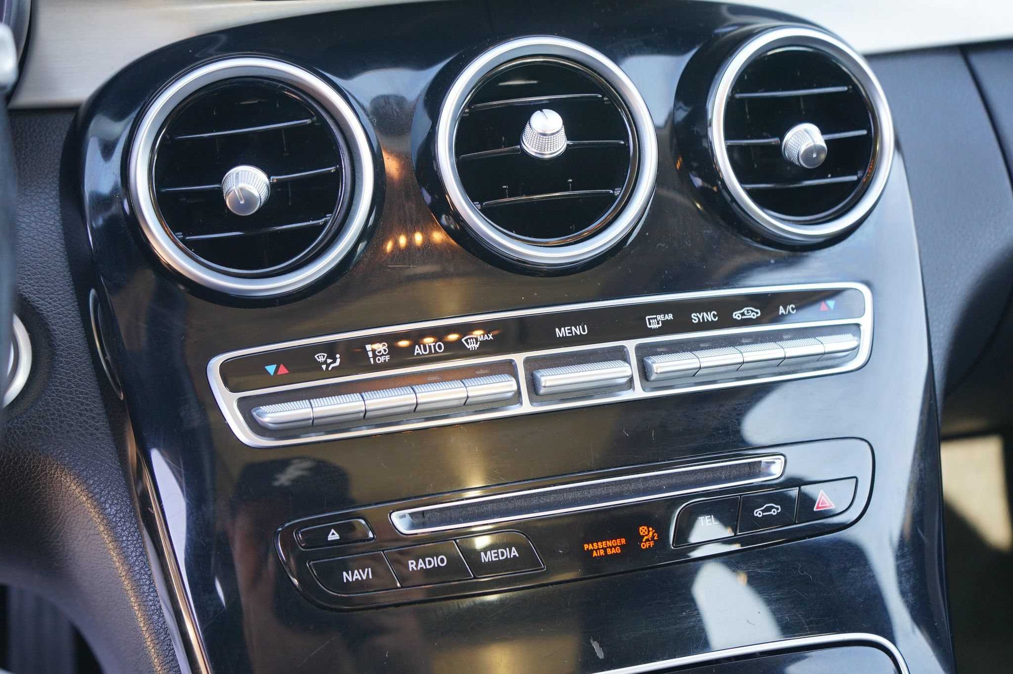 Used 2015 Mercedes-Benz C 300 4MATIC Sedan image 14