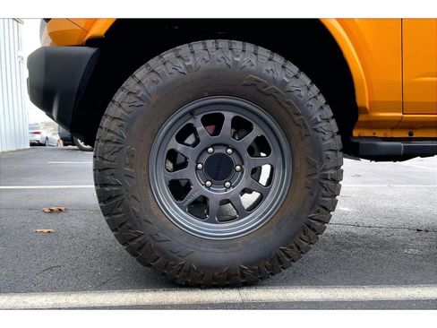 Used 2022 Ford Bronco Outer Banks image 9