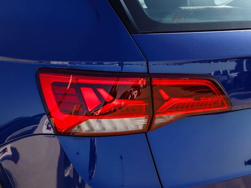 Used 2024 Volkswagen Taos S image 9