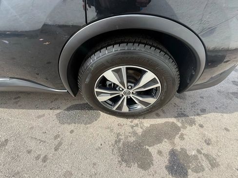Used 2021 Nissan Murano SV AWD/4WD image 9