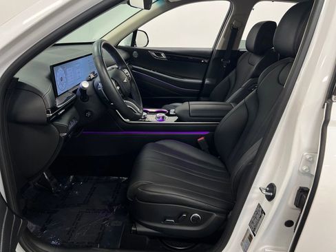 Used 2025 Genesis GV80 2.5T image 10