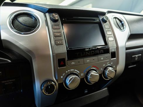 Used 2018 Toyota Tundra SR5 AWD/4WD image 12