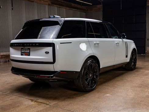 Used 2023 Land Rover Range Rover Long Wheelbase Autobiography image 9