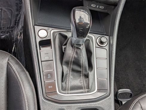 Used 2024 Volkswagen Jetta SE image 24