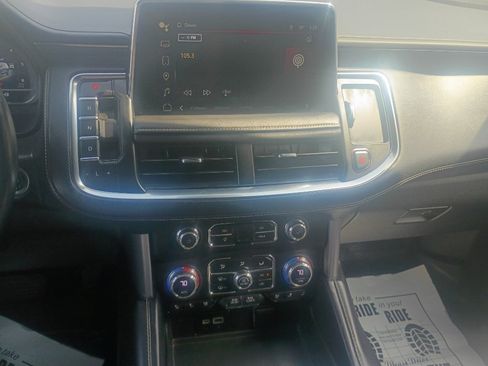 Used 2023 GMC Yukon XL SLT AWD/4WD image 17