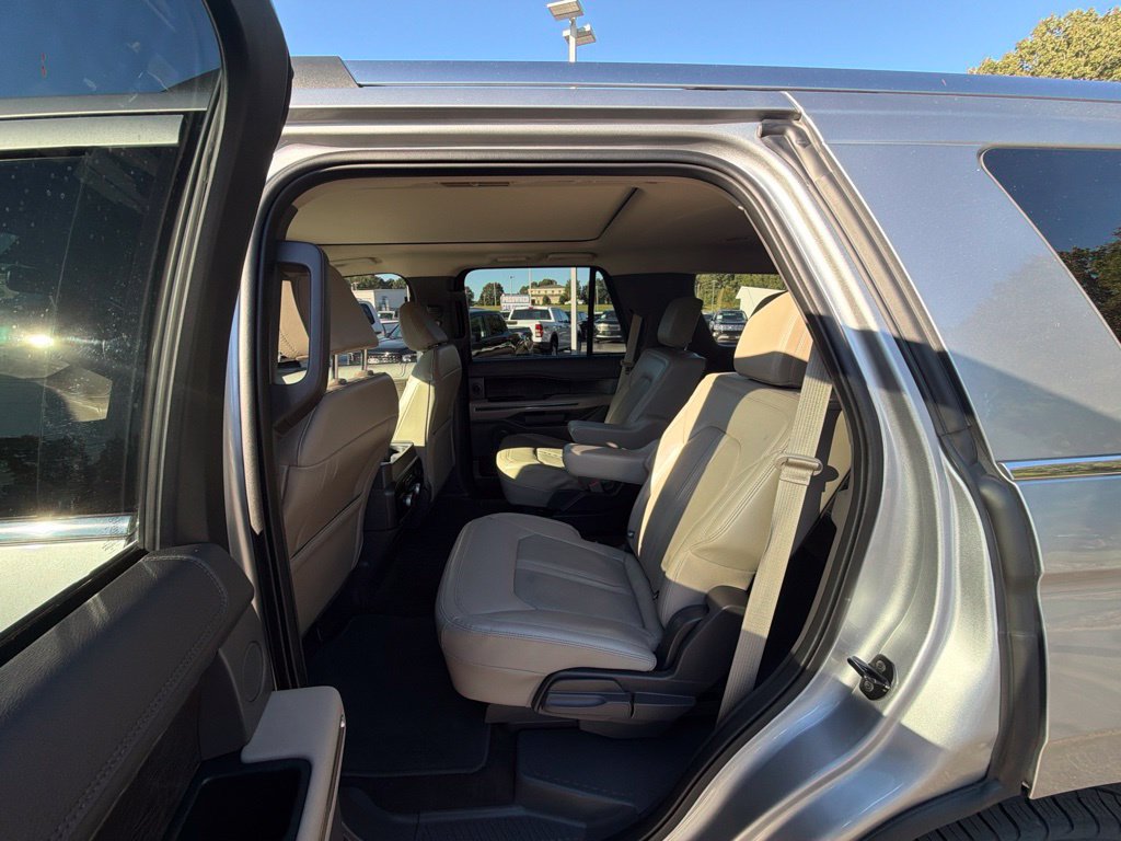 Used 2021 Ford Expedition Limited RWD image 15