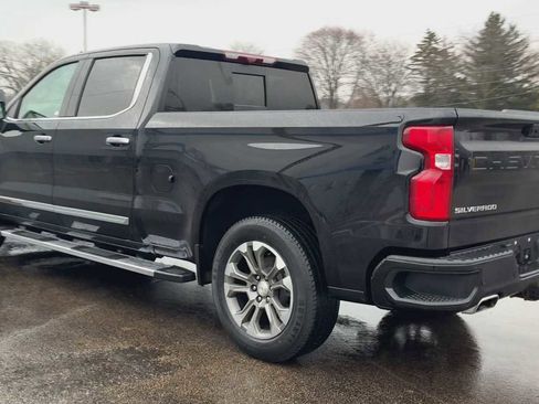 Certified 2022 Chevrolet Silverado 1500 High Country w/ Technology Package image 4