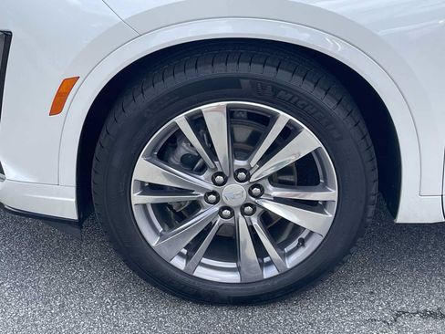 Used 2023 Cadillac XT6 Premium Luxury FWD image 7