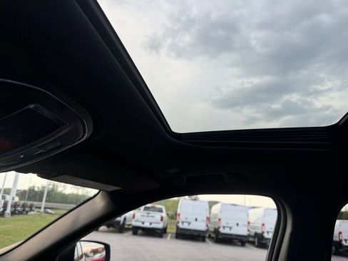 Used 2024 Jeep Grand Cherokee Laredo X image 21