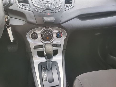 Used 2015 Ford Fiesta SE FWD image 20