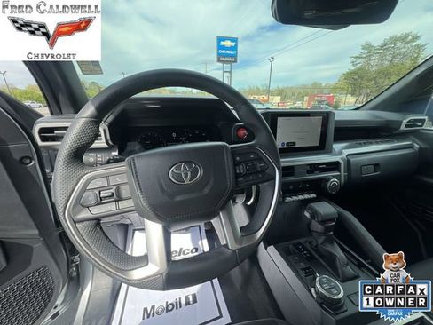 Used 2025 Toyota Tacoma TRD Off-Road AWD/4WD image 10
