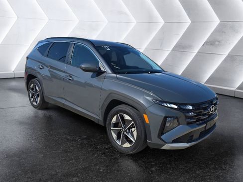 Used 2025 Hyundai Tucson SEL FWD image 3