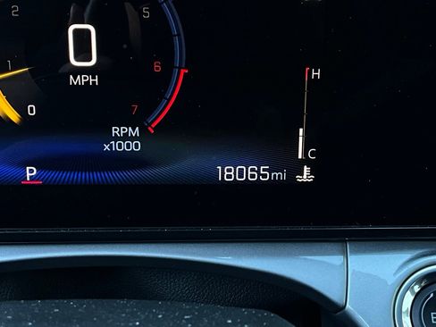 Used 2025 Chevrolet Trax LT image 37