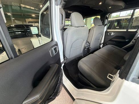Used 2024 Jeep Wrangler Unlimited Sahara w/ Safety Group AWD/4WD image 11